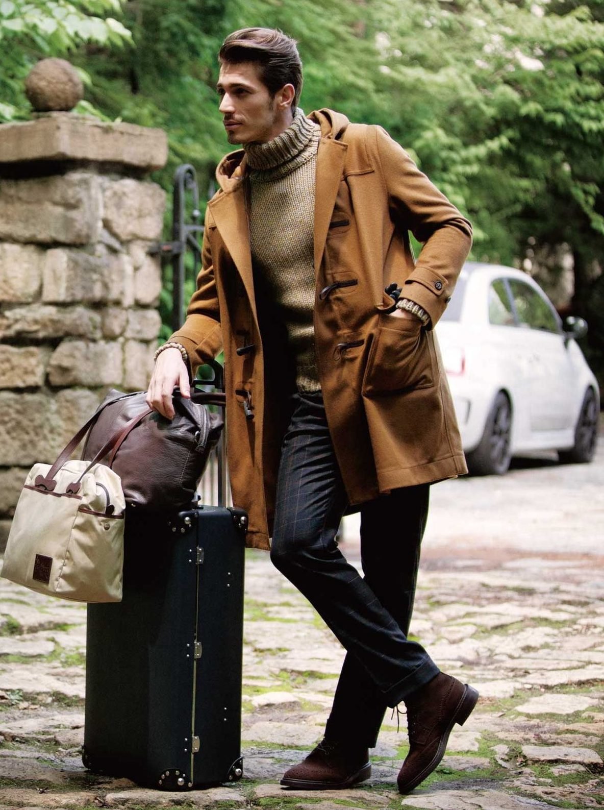 Образы с коричневым пальто. Мужские образы. Стильный образ для мужчины. Стильное мужское пальто.