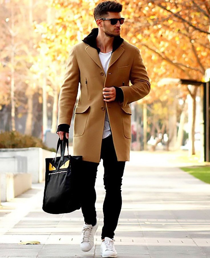 Мужское пальто с кроссовками. Мужские образы. Пальто мужское. Мужчина в пальто. Мужской осенний образ.