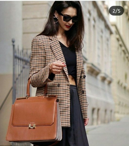 Пиджак коричневый в клетку женский с чем сочетать