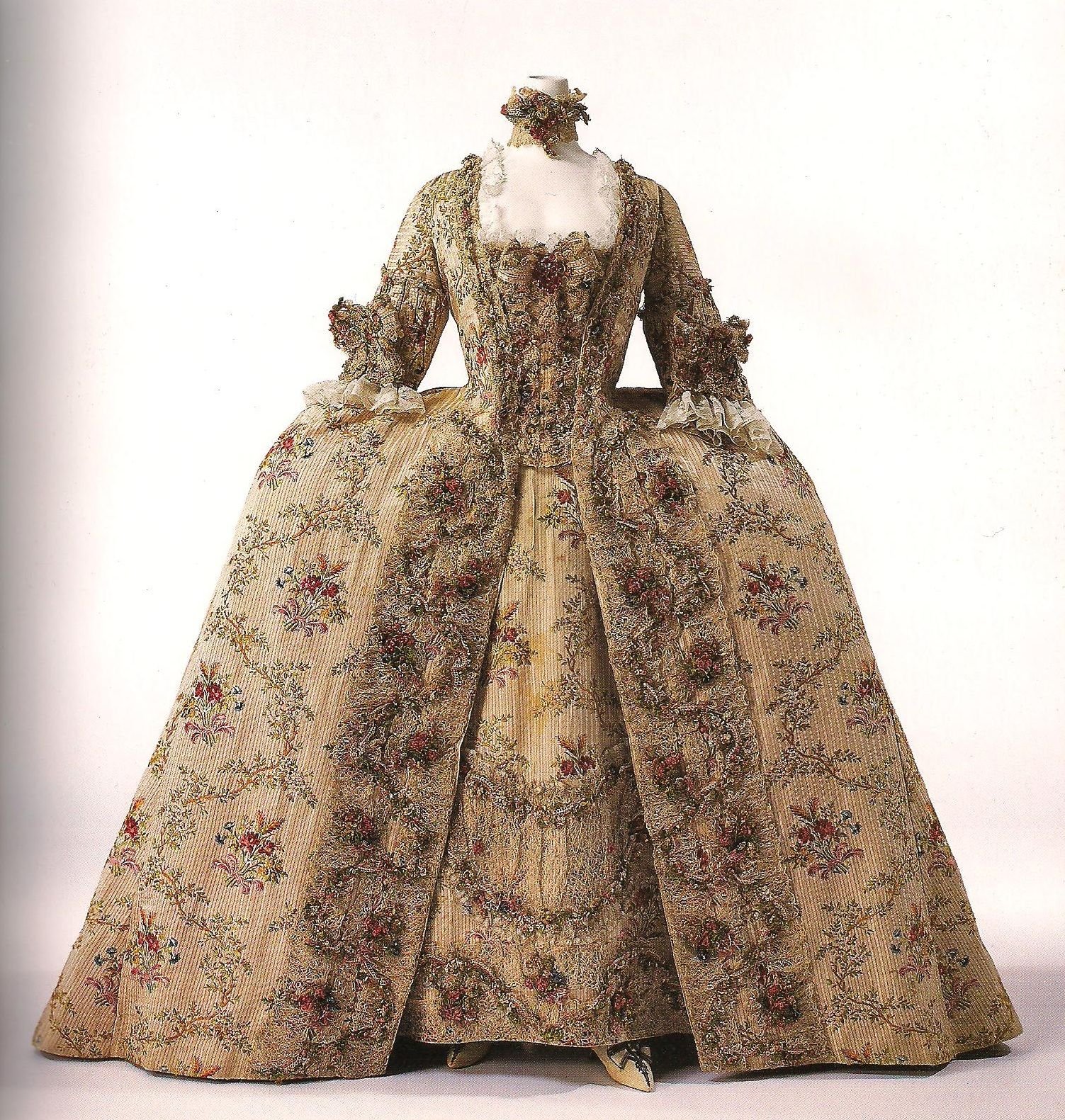 костюмы эпохи барокко картинки