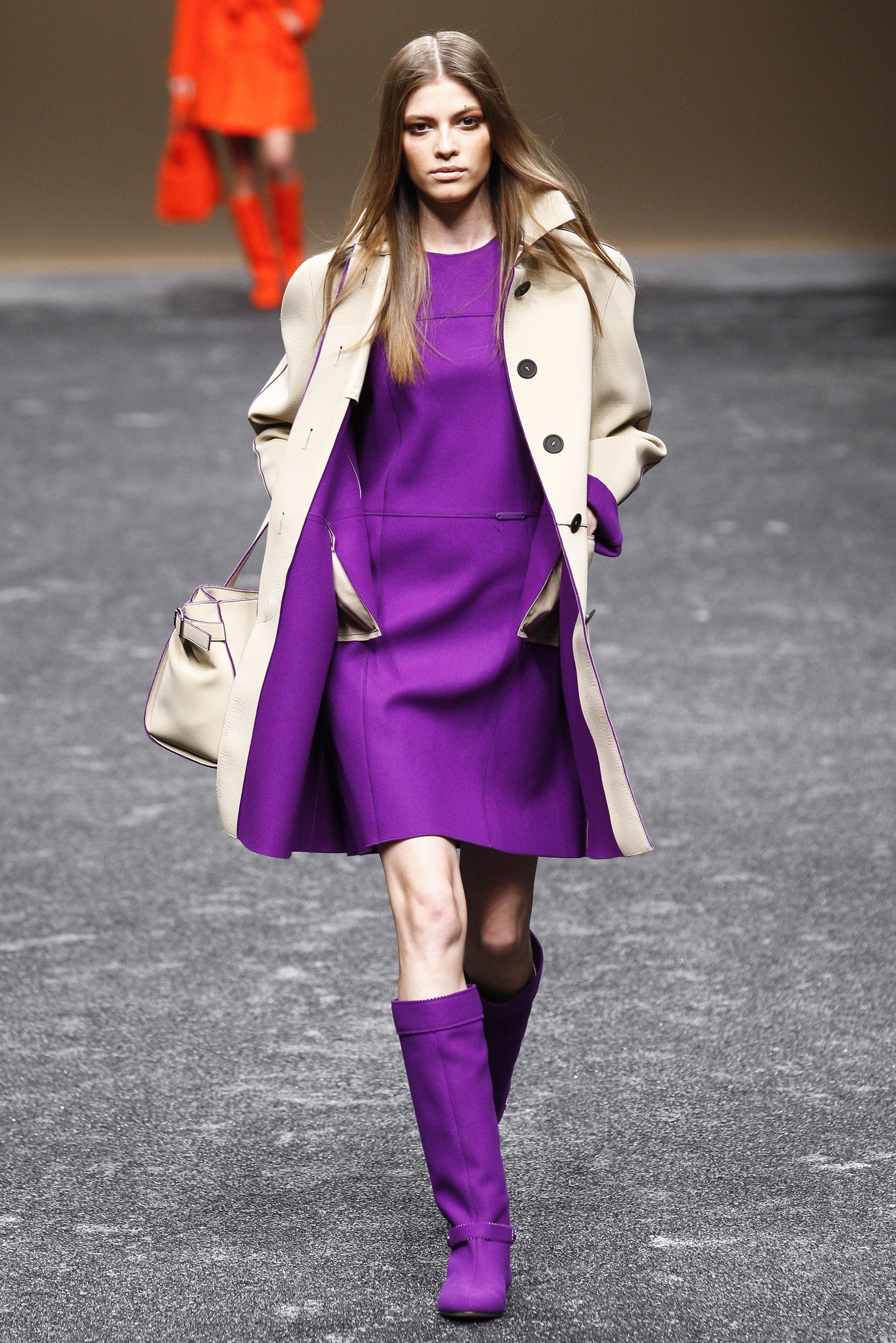 Цвет весны 24 года. Сиреневое пальто. Фиолетовое пальто. Фиолетовое пальто женское.