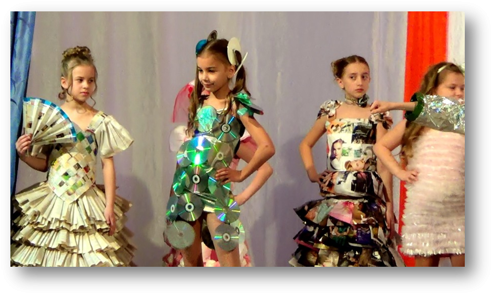 Костюм из экологических материалов. ЭКОМОДА костюмы для детей в детском саду. Экологичный костюм для девочки на конкурс.