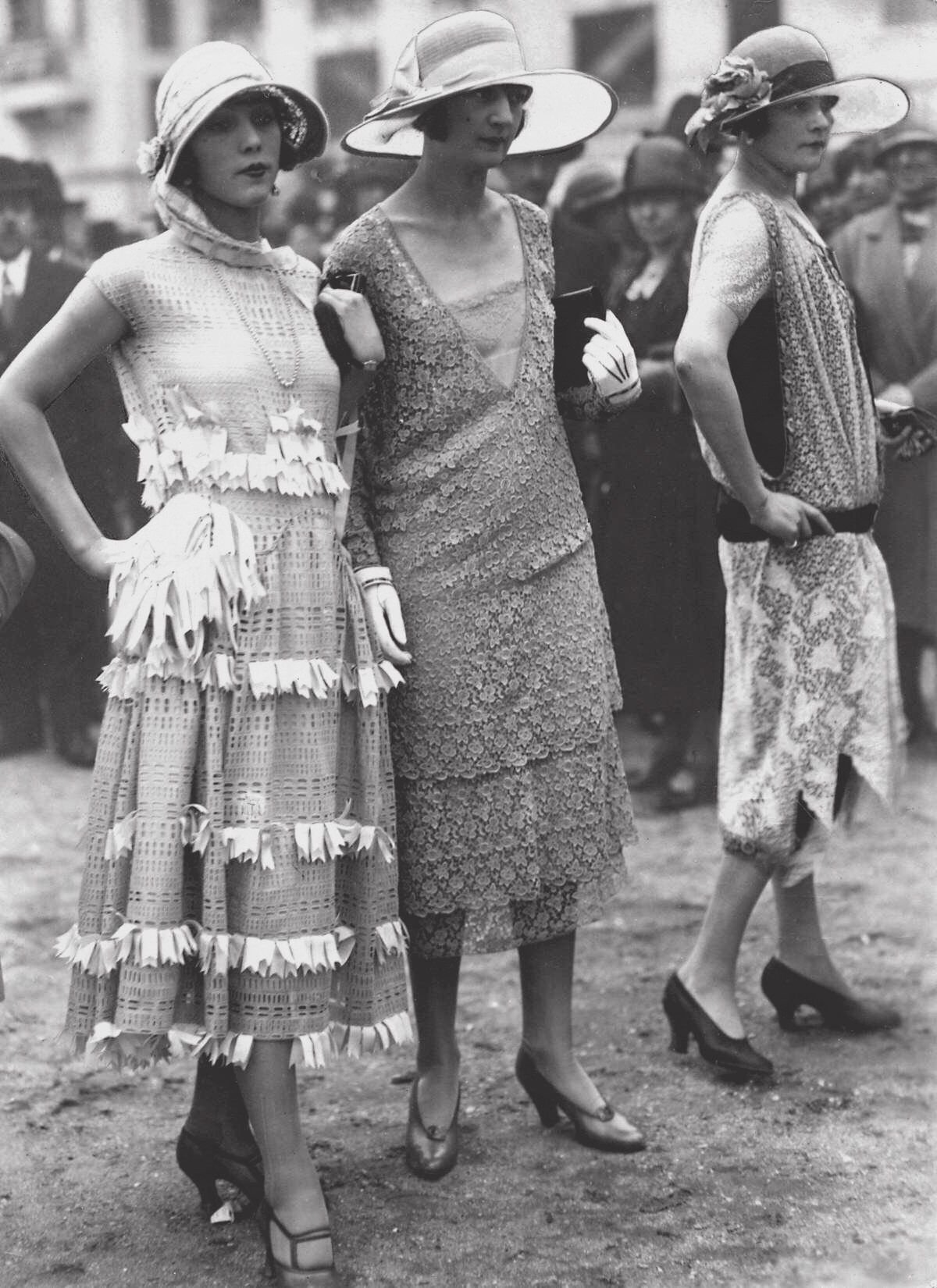 20 годы как одевались. 20 Е годы 20 века мода в США. Мода Париж 1920-е. 20е годы 20 века Америка одежда женская. Мода 1925-1930.