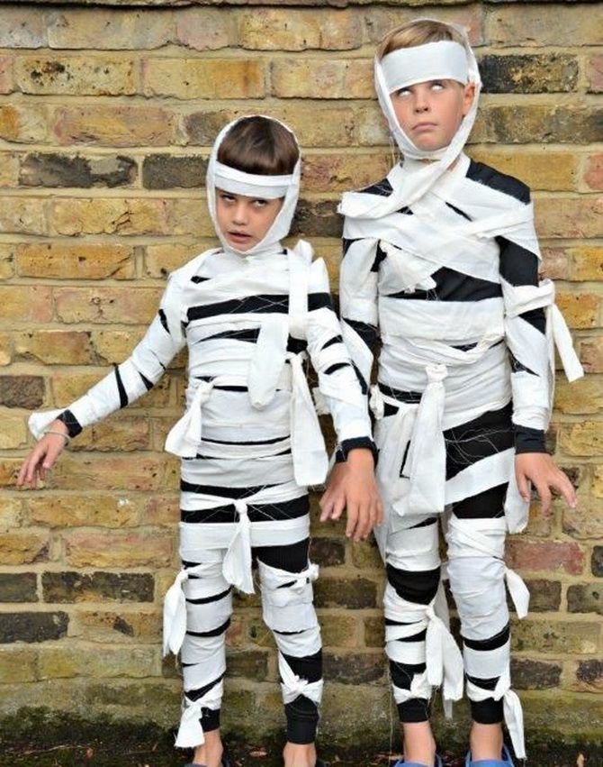 Как смешно одеть ребенка на 1 апреля. Костюм на Хэллоуин для мальчика. Костюм из подручных материалов для мальчика. Неординарный костюм для подростка мальчика. Необычные детские костюмы для мальчиков.