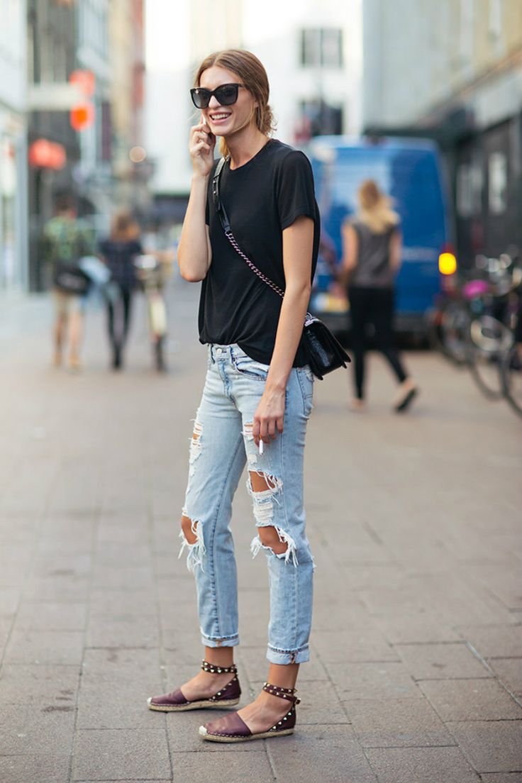 футболка и джинсы женские фото