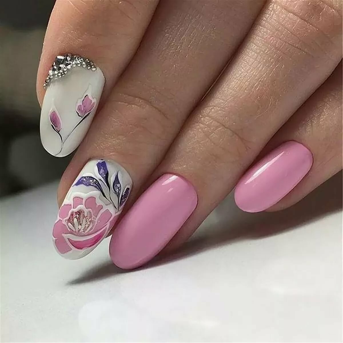 Дизайн ногтей фото март. Шикарный маникюр. Розовый маникюр с цветами. Шикарные ногти.