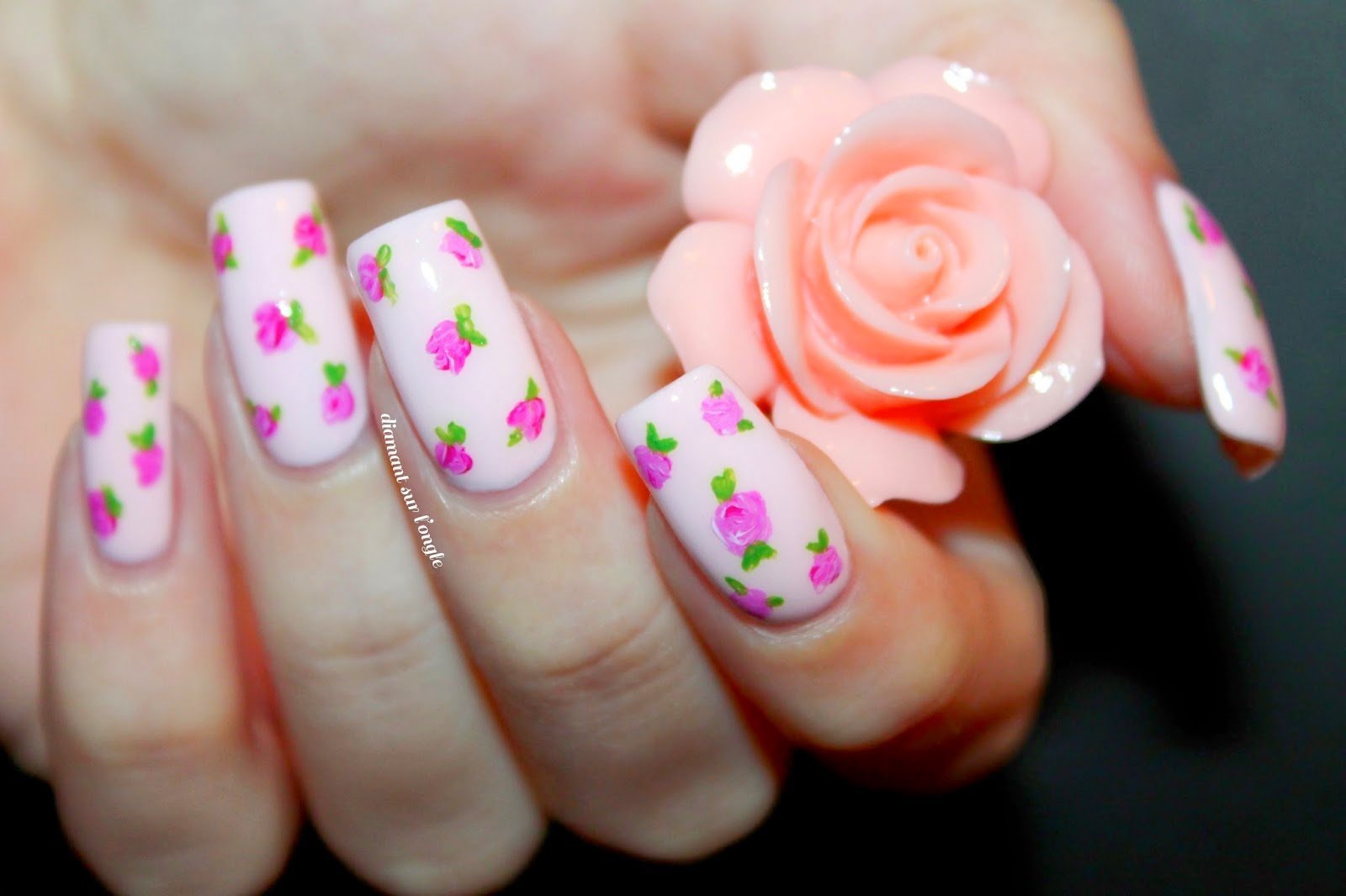 Дизайн ногтей с цветочками. Ногти с цветочками. Красивый весенний маникюр. Весенние ногти.