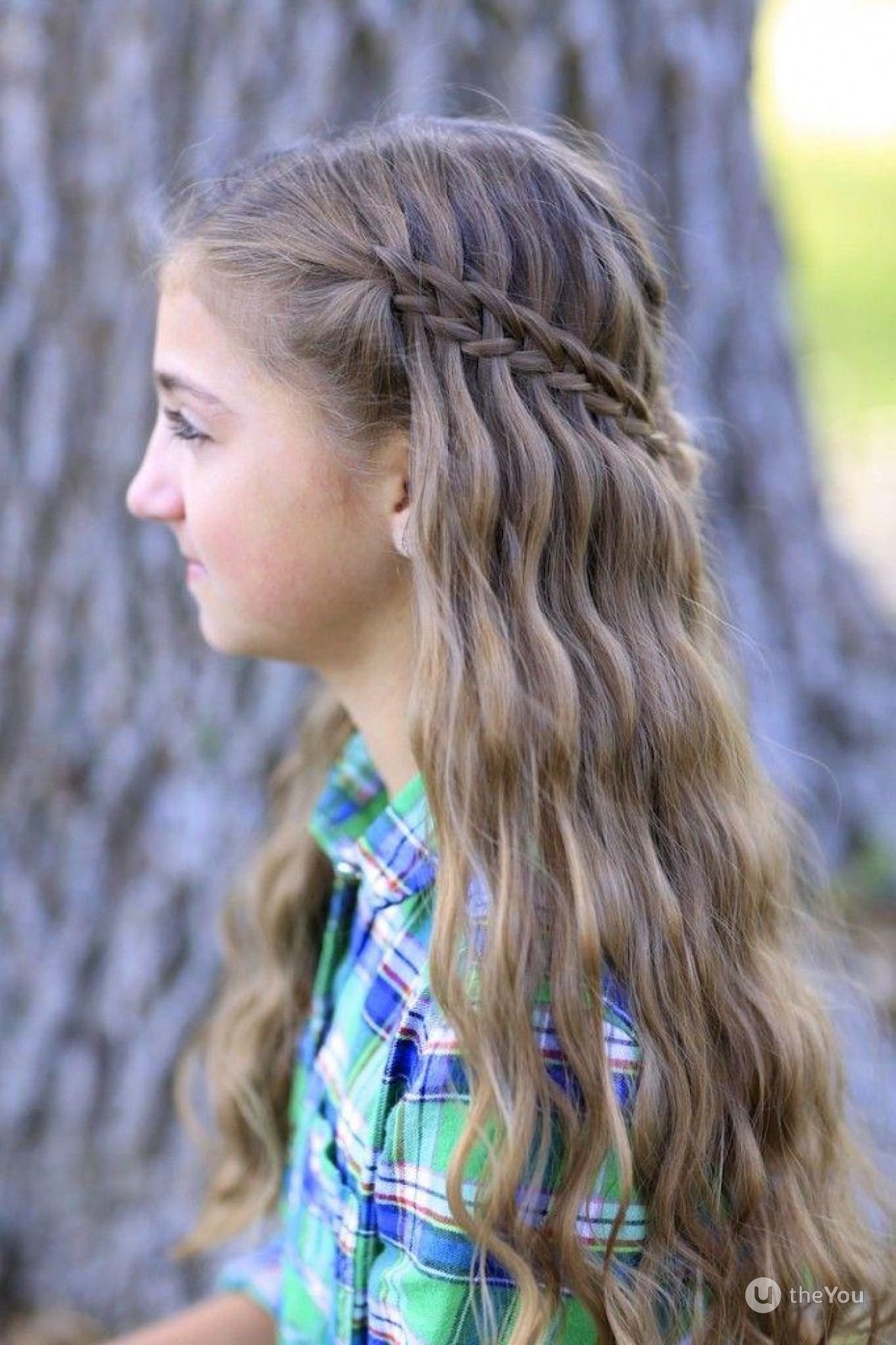 Прическа в школу 12 лет. Прически для девочек. Красивые причёски для девочек. Причёски для девочек подростков на длинные волосы. Причёски на длинные волосы для девачек.