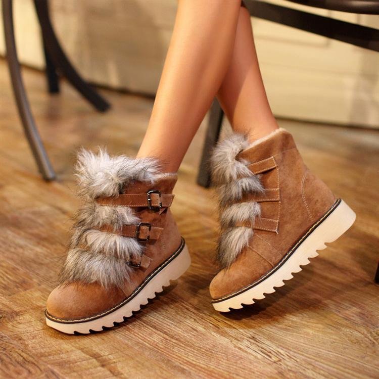 Сайт зимней обуви. Модная зимняя обувь женская. Ботинки женские зимние с мехом. Зимние ботинки женские модные. Туфли с мехом женские.