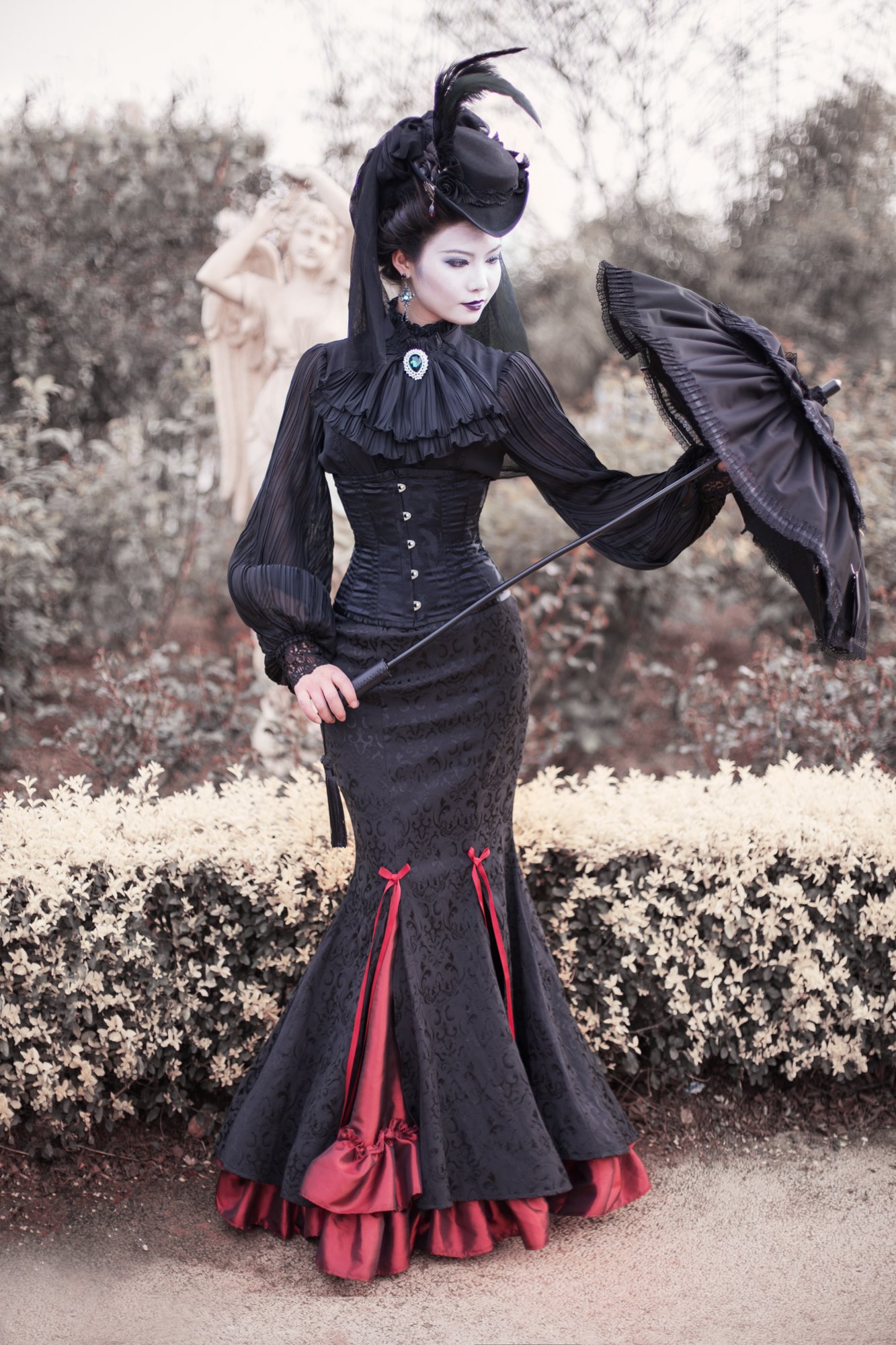 Луки для готов. Victorian Vampire goth стиль. Викторианская мода Готика. Платья в стиле викторианской готики. Викторианские платья Готика.