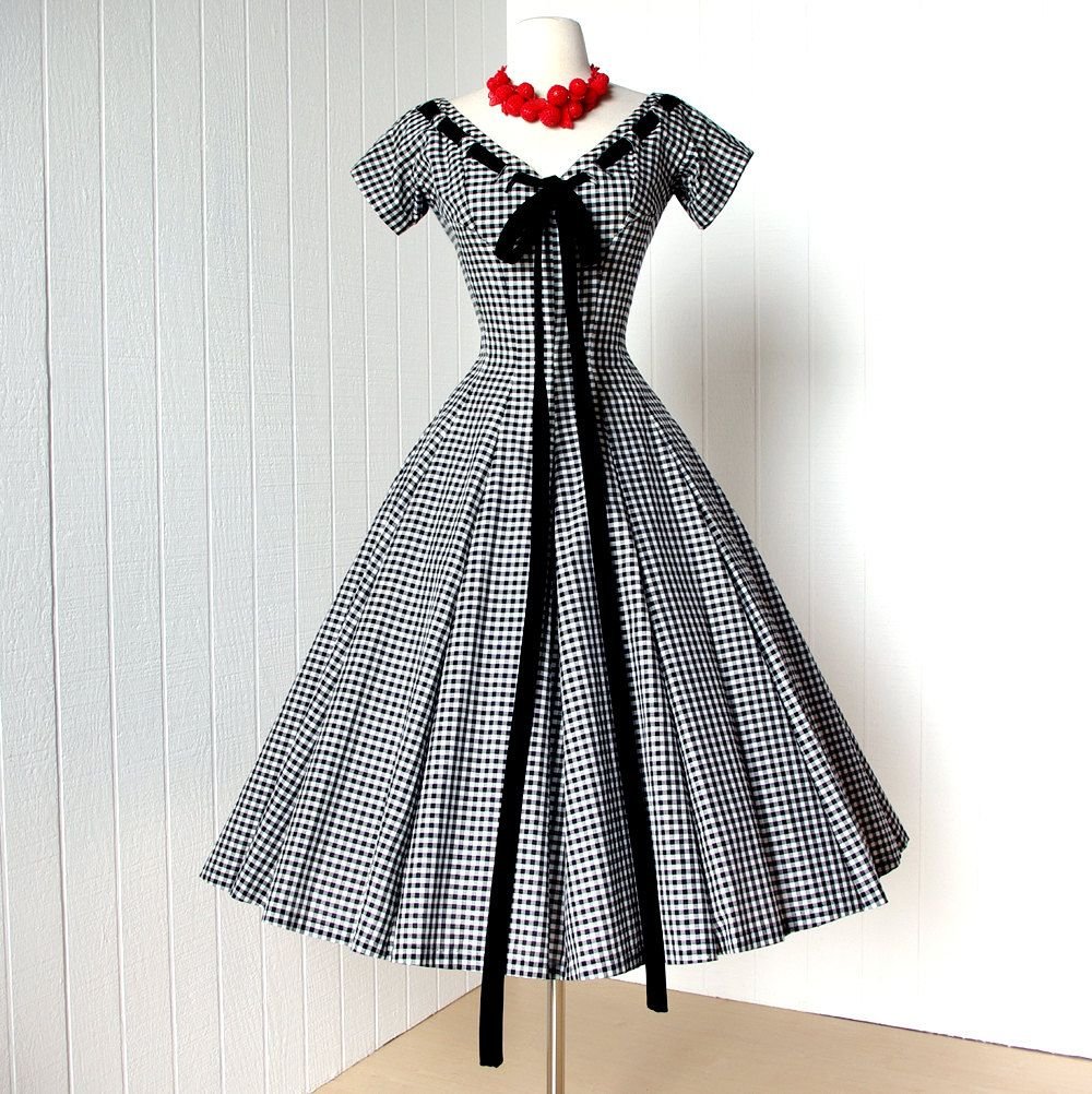 Купить платье 50 платьев. Платье в стиле ретро. Винтажные платья. Платье в стиле 50-х. Винтажные платья 50-х.