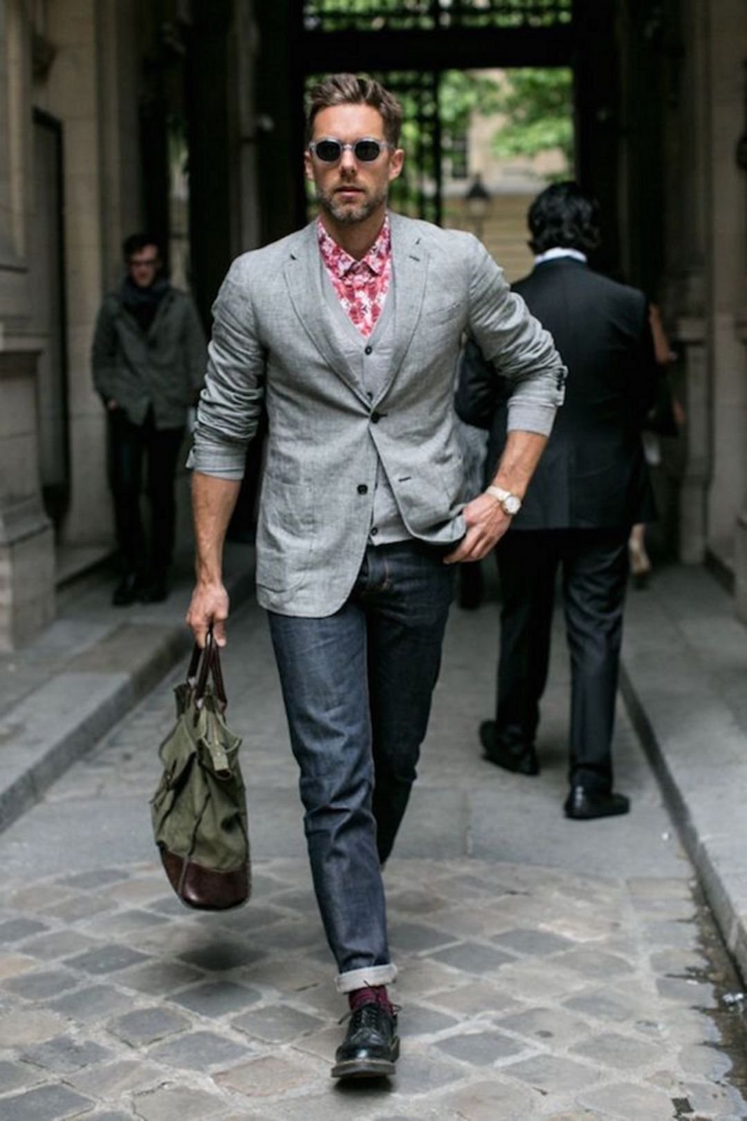 Стиль для мужчины 40. Пиджак стайл стрит мужской. Стильный мужчина. Стильный образ для мужчины. Итальянский стиль для мужчин.