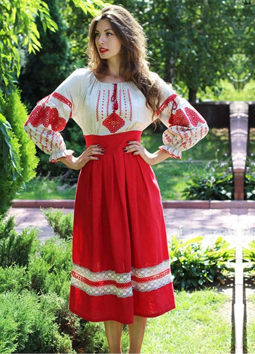 Современное народное платье. Платье в народном стиле. Украинское народное платье. Наряд воуссклм стиле. Платье в русском народном стиле.