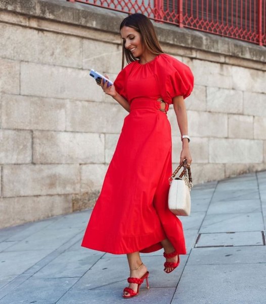 Модные красные платья 2022