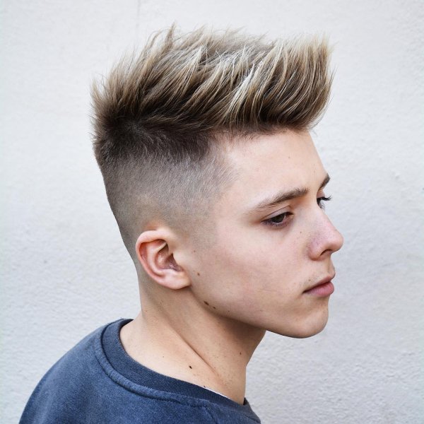 Причёска на бок мужская для подростков