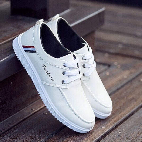 Белая мужская обувь