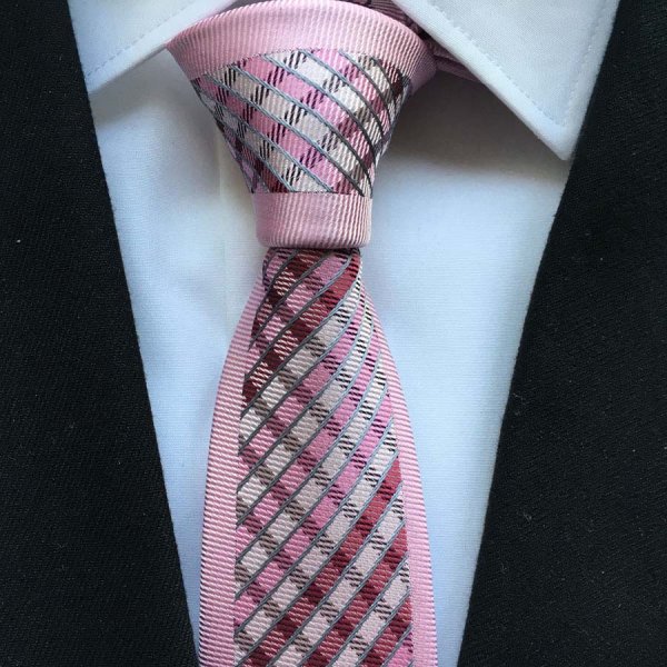 Розовый галстук мужской
