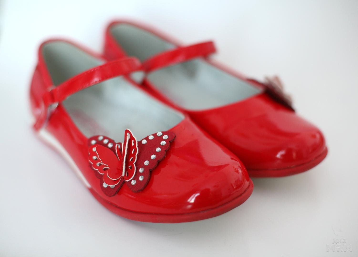 Красные туфли в школу. Туфли San Marko 34р. Красные лаковые. Красные туфли для девочки. Туфли детские красные. Красные лакированные туфли для девочки.