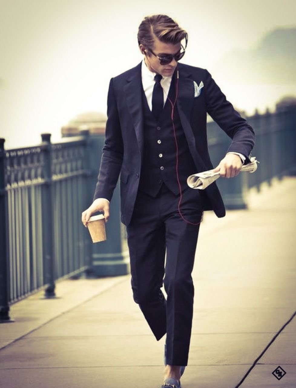 Мужские классические луки. Строгий стиль одежды для мужчин. Классический образ мужчины. Стиль классика одежда мужская. Офисный стиль для мужчин.