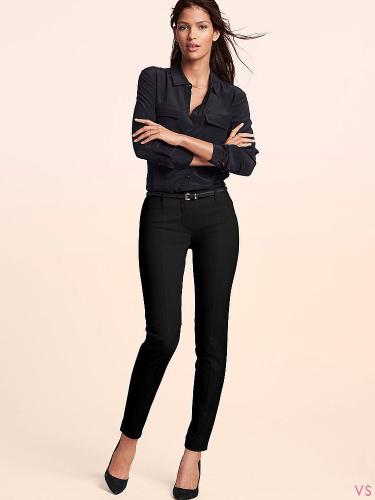 Фото девушки в брюках. Девушка в черных брюках. Чёрные джинсы женские. Узкие брюки. Черные брюки для женщин.