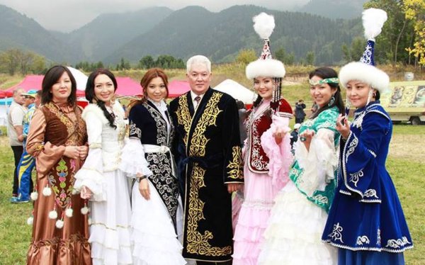 Национальный костюм казахов