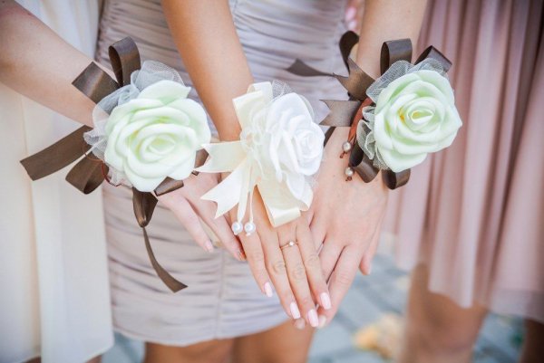 Подвязка на руку подружкам невесты