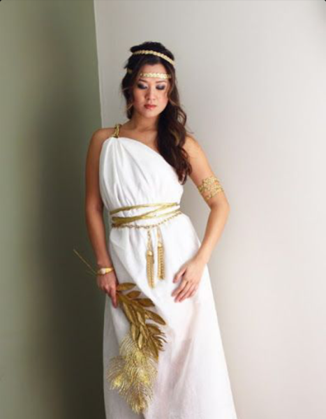 Платье из простыни в греческом стиле