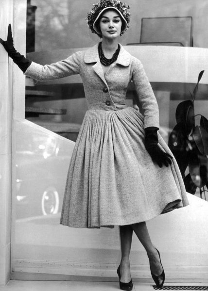 Нью лук Кристиан диор платье 1947