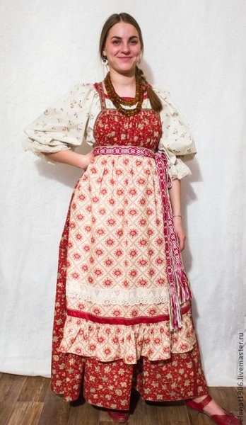 Русский народный костюм с фартуком