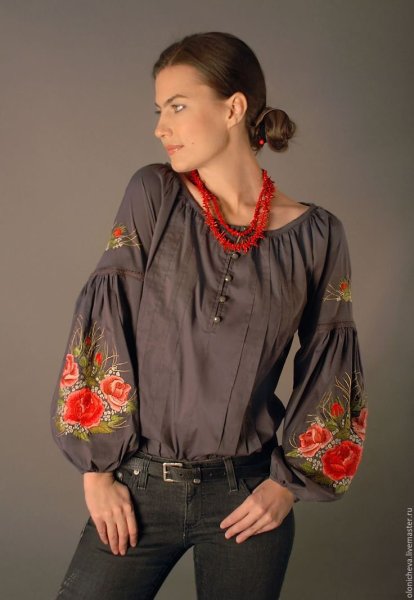 Блузка в народном стиле