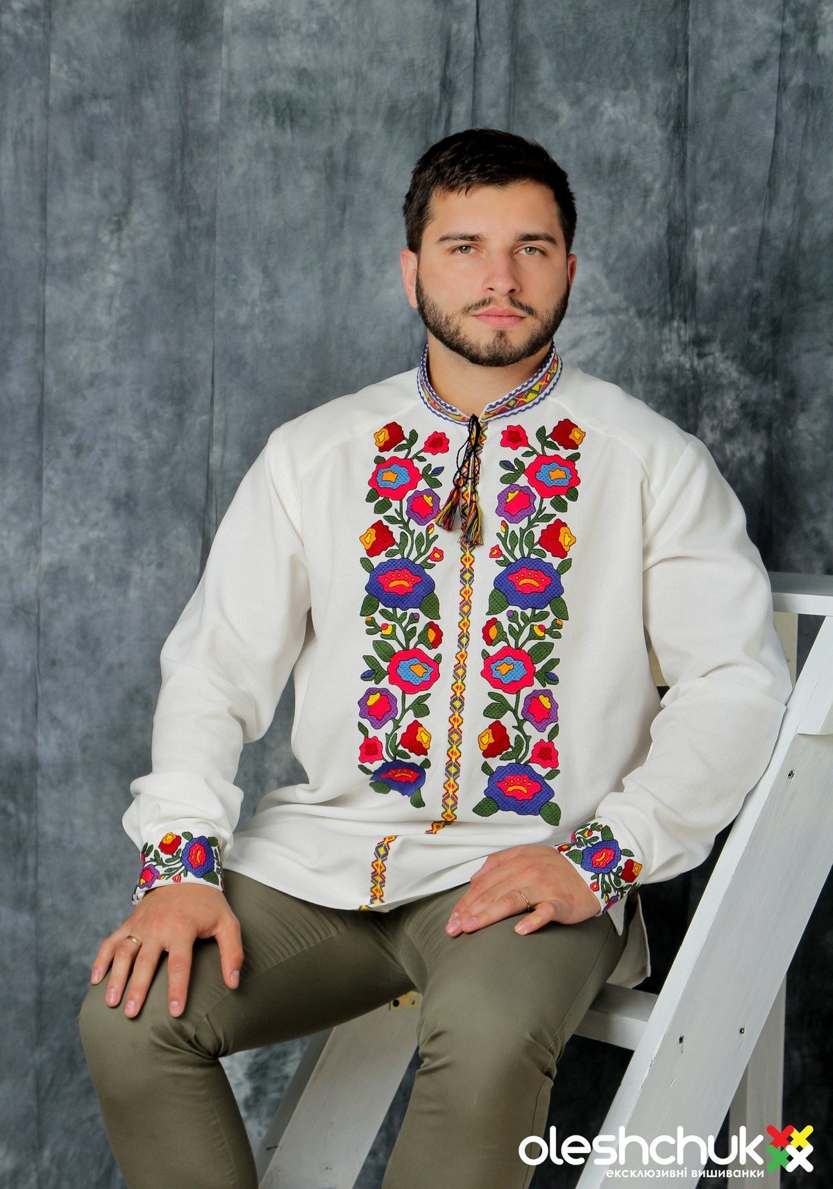 Мужики хохлы. Украинская рубаха мужская. Украинские мужчины. Вышиванка украинская мужская. Мужчина в вышиванке.