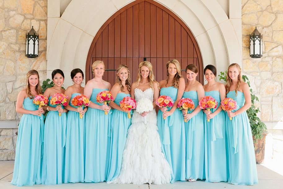 Цвет свадьбы фото. Цвет свадьбы. Подружки невесты. Свадьба в бирюзовом стиле. Подружки невесты в голубом цвете.