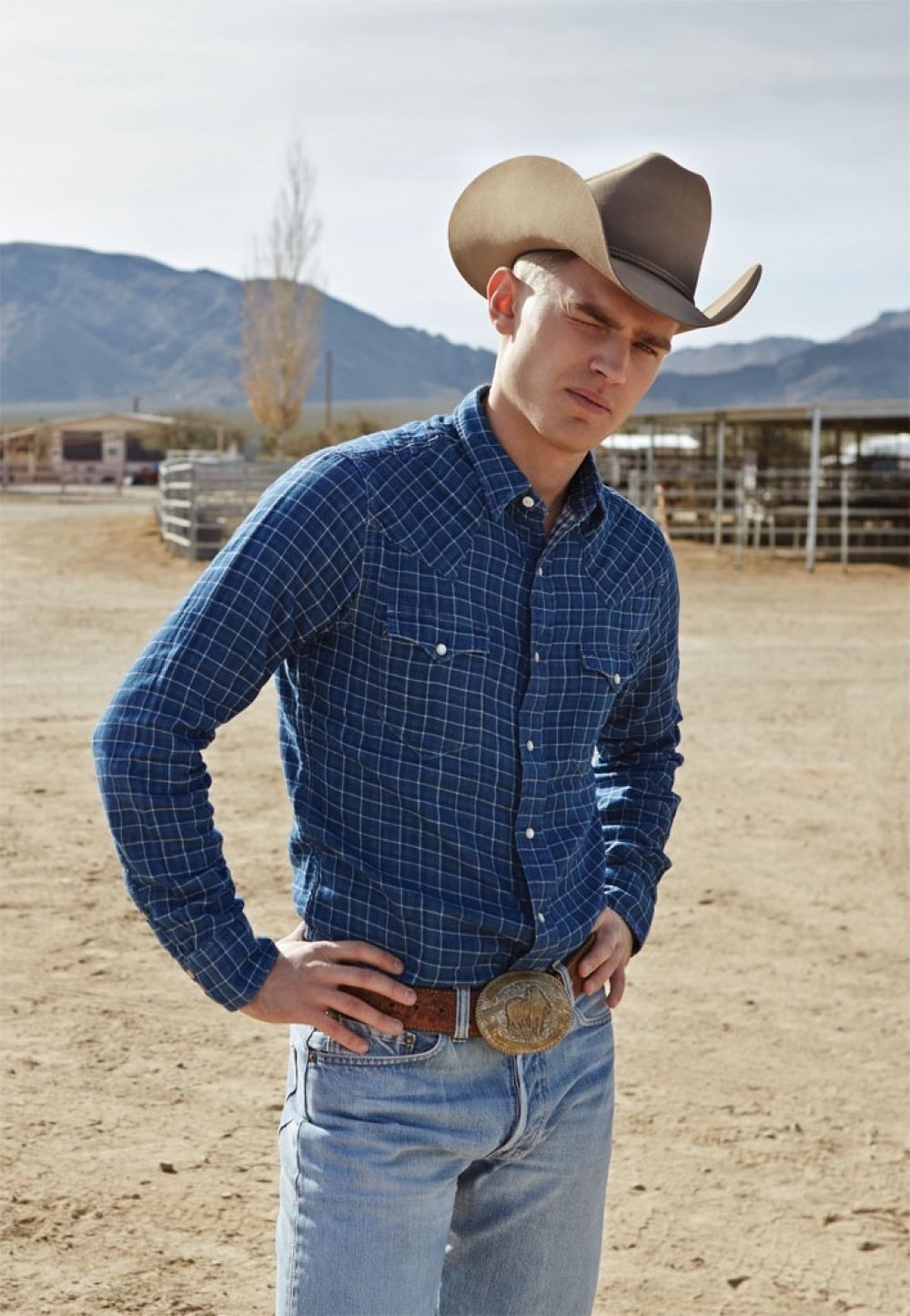Ковбои мужчина. Western & Cowboy стиль одежды. Джекки Крейг ковбойка. Bo Develius. Ковбойский стиль мужской.