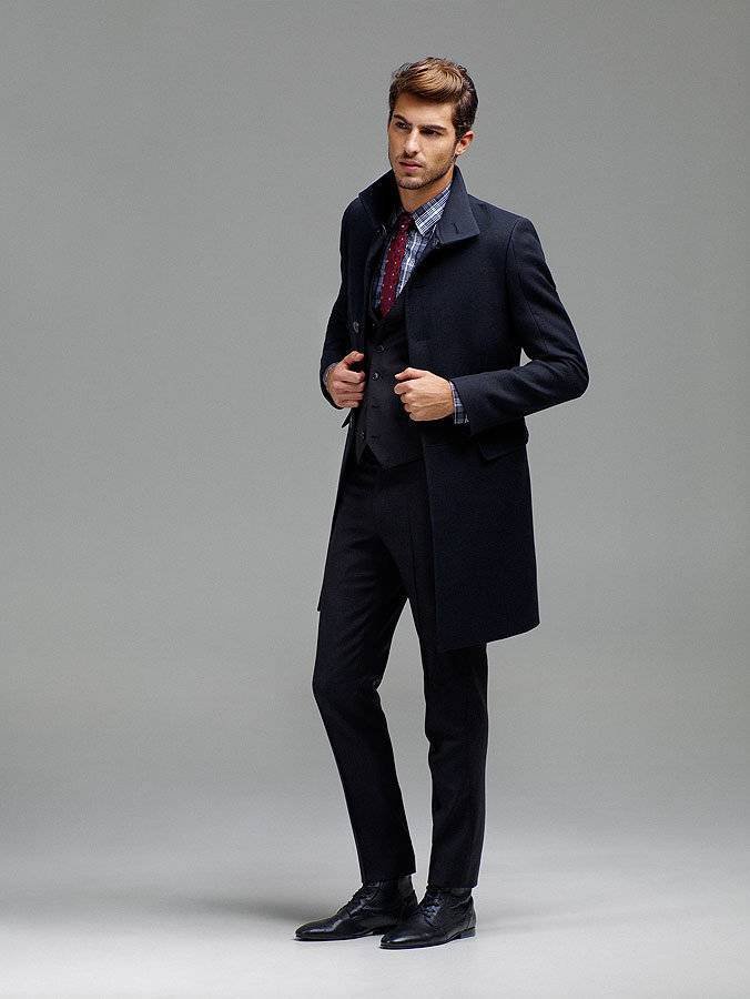 Классическая одежда для мужчин. Мужчина в полный рост. Классический стиль мужской. Красивая классическая мужская одежда.