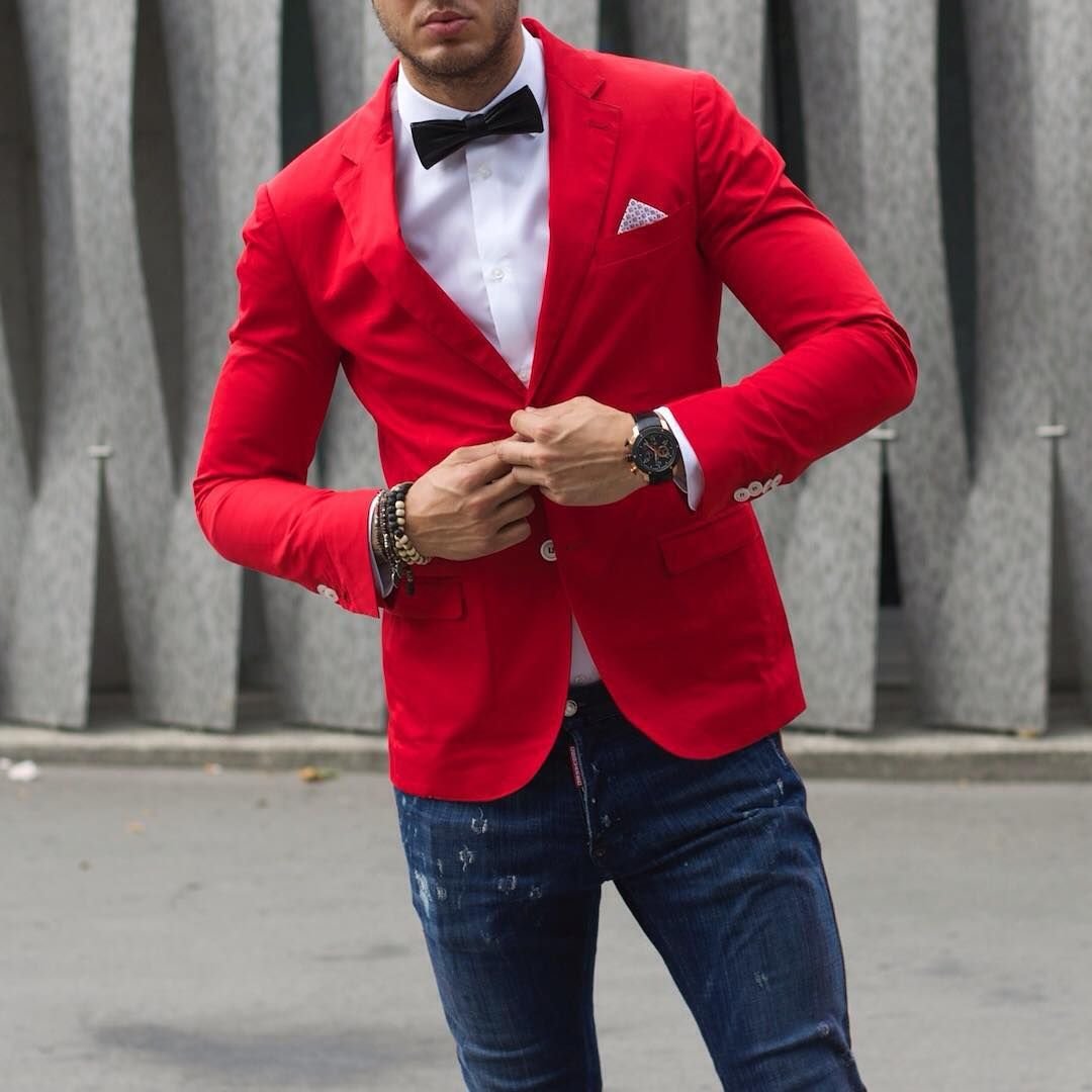 Красная мужская форма. Красный пиджак мужской. Мужчина в Красном пиджаке. Красный пиджак мужской стиль. Пиджак мужской модный красный.