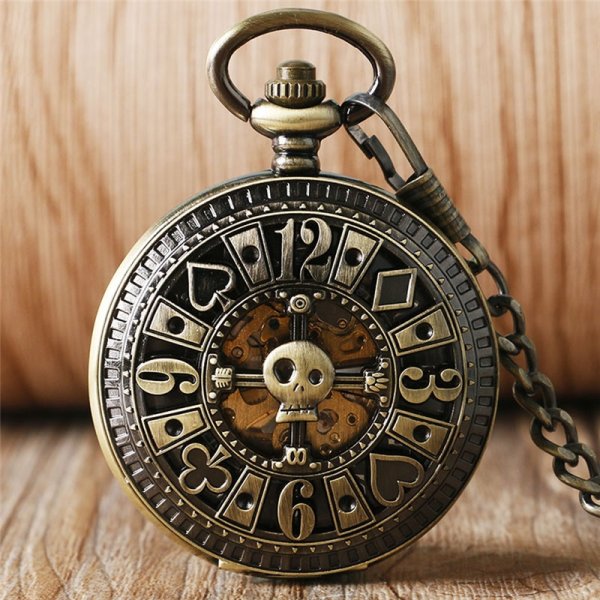 Старинные часы на цепочке