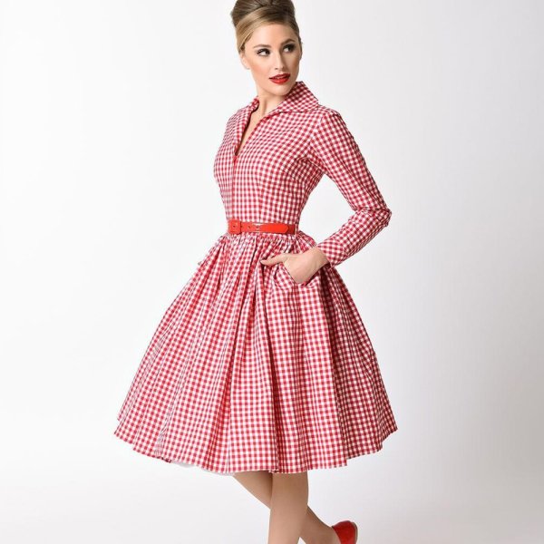 Платье в стиле 50-х с пышной юбкой