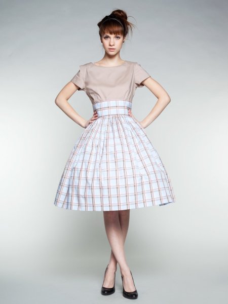 Платья в стиле 50-х годов с пышной юбкой