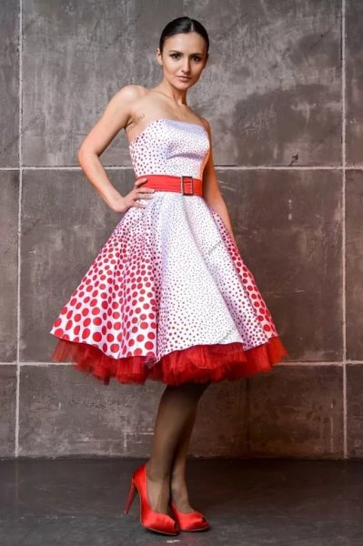 Платья в стиле 60-х с пышной юбкой