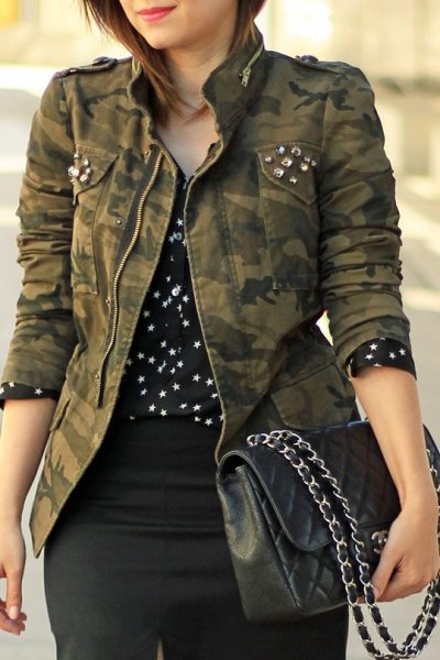 Женская кожаная куртка в стиле милитари женская