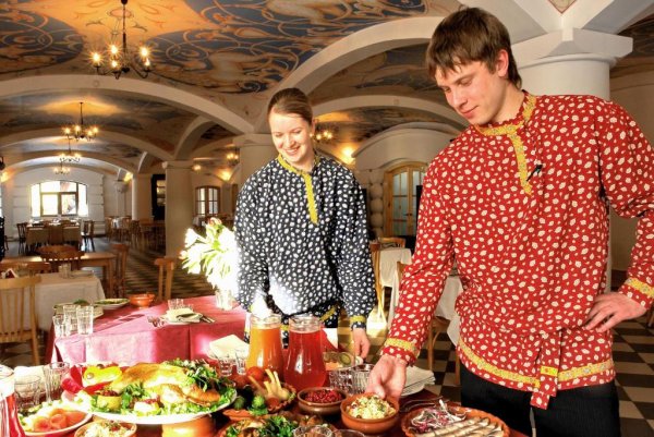 Форма для официантов ресторана русской кухни