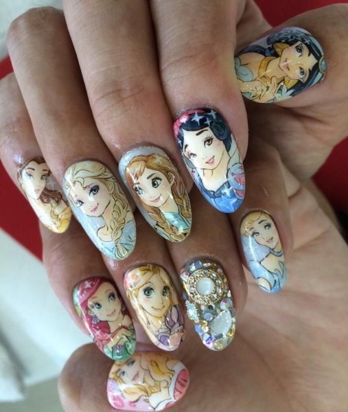 Ногти с принцессами Диснея