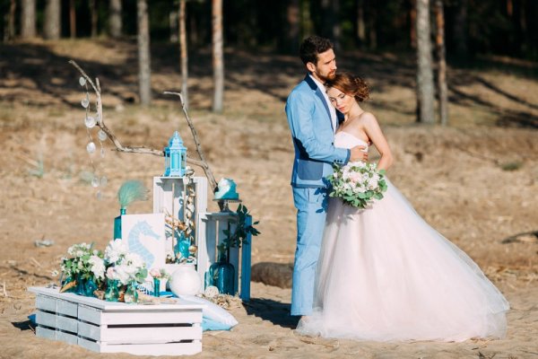 Свадьба в голубом цвете жених и невеста