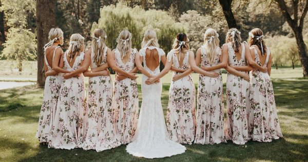 Необычные платья подружек невесты