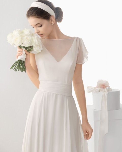 Платье венчальное с длинным рукавом