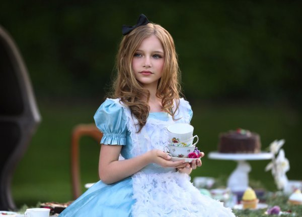 Маленькая Алиса в стране чудес фильм