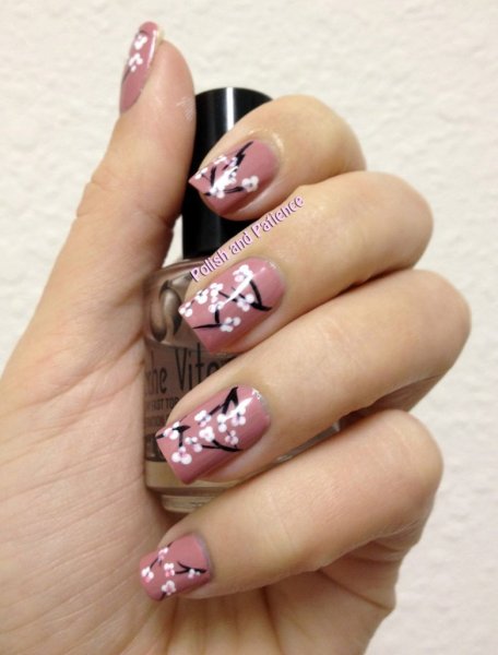 Цветы Сакуры на ногтях