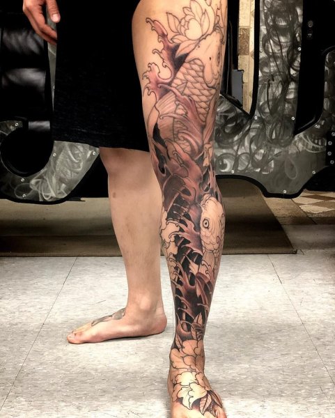 Японские тату на ноге женщины