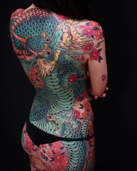 Татуировки в азиатском стиле для девушек