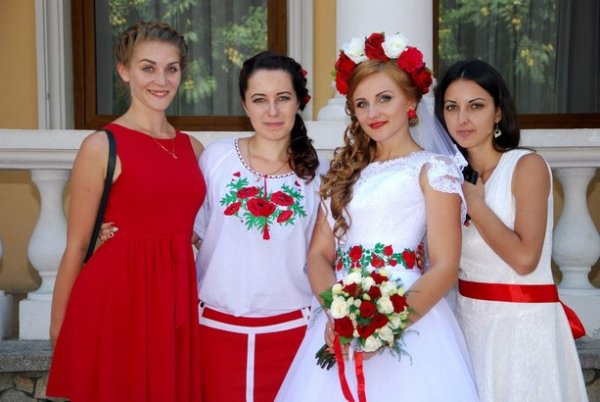 Свадебные платья для подружек невесты в русском народном стиле